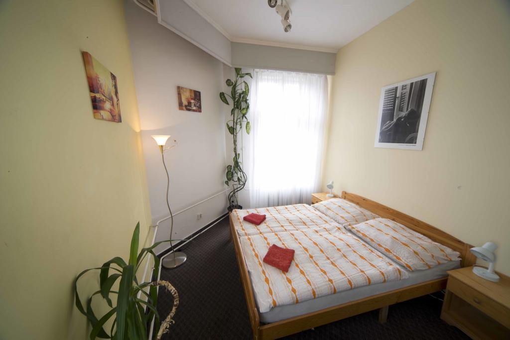 Hostel Sklep Прага Экстерьер фото