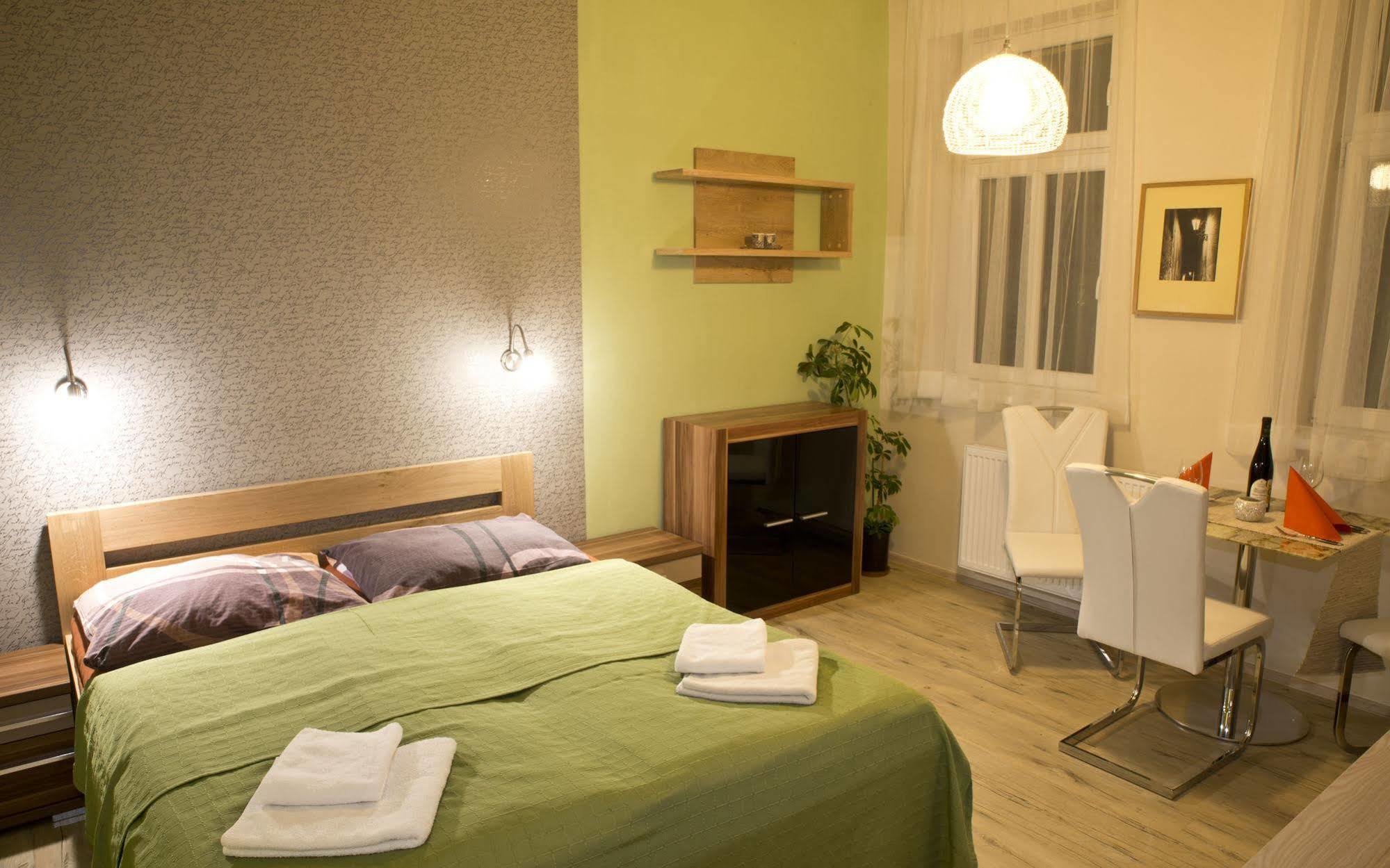 Hostel Sklep Прага Экстерьер фото